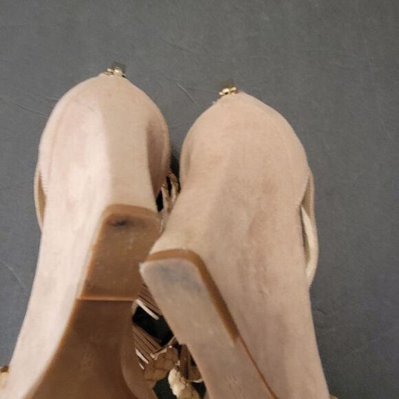 BCBGENERATION WEDGE STYLE OPEN TOE SANDAL - Picture 15 of 15